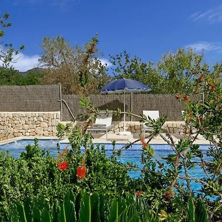 Sleeps 6 Pool Air Con Wifi