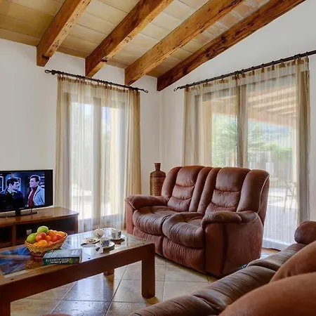 Villa Sleeps 6 Pool Air Con Wifi Pollenca